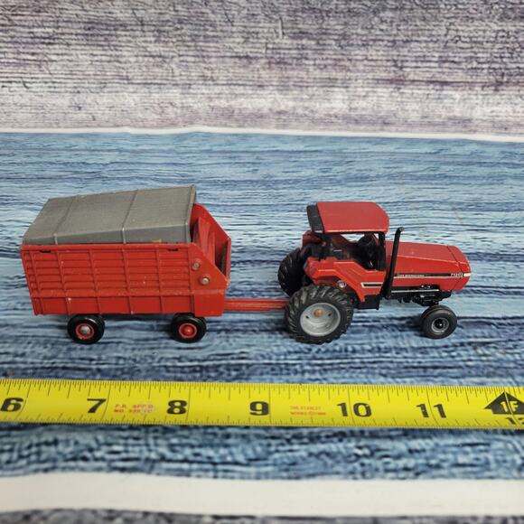 Vtg 1/64 scale Ertl die-cast/plastic Case IH 7130 tractor & Silage Chopper box - Picture 1 of 8